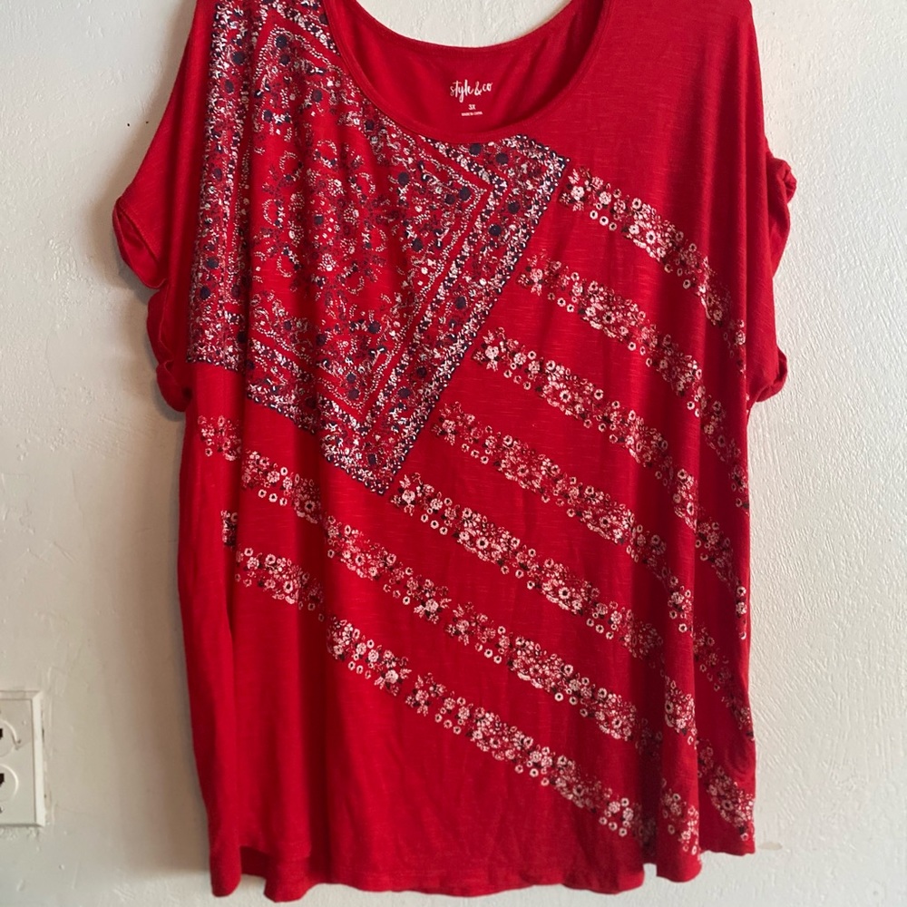 3X. Red Pattern Shirt.